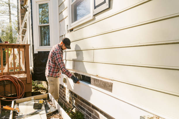 Trusted Emergency Siding Repair service in Niles, OH - Creative Siding